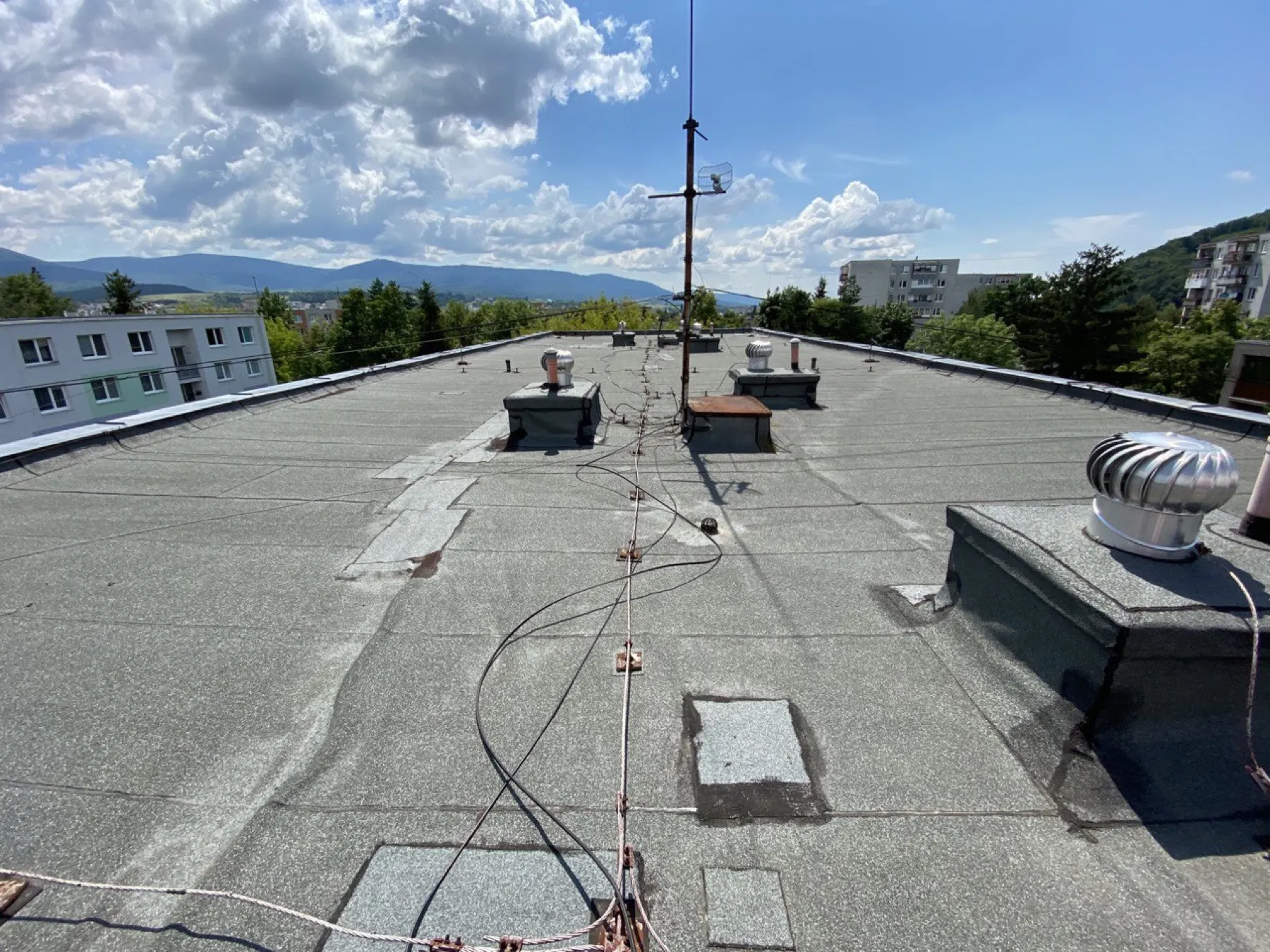 Snina, Apartment building – Flat roof waterproofing repair — Before renovation