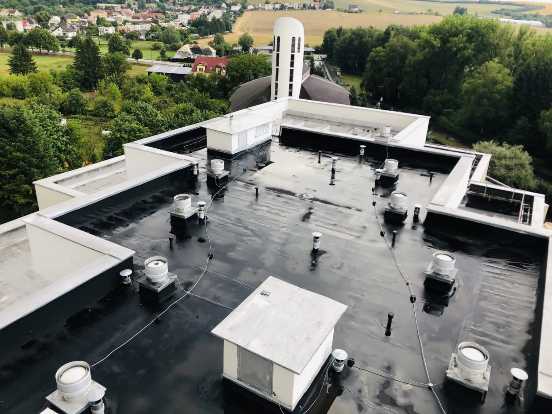 Dudince, HVIEZDA hotel complex – Flat roof waterproofing repair — Before renovation