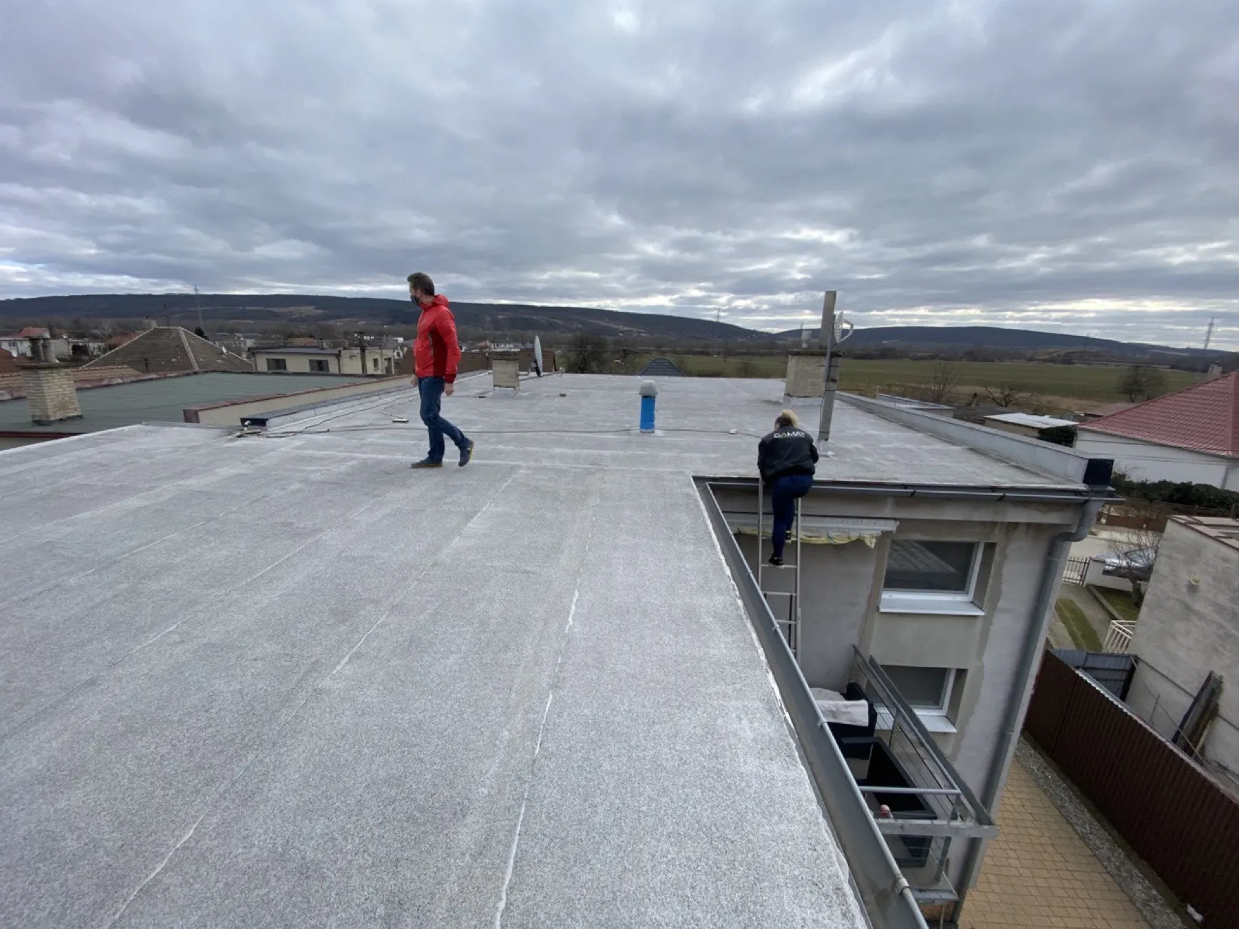 Madunice, House – Flat roof waterproofing repair and insulation — Before renovation