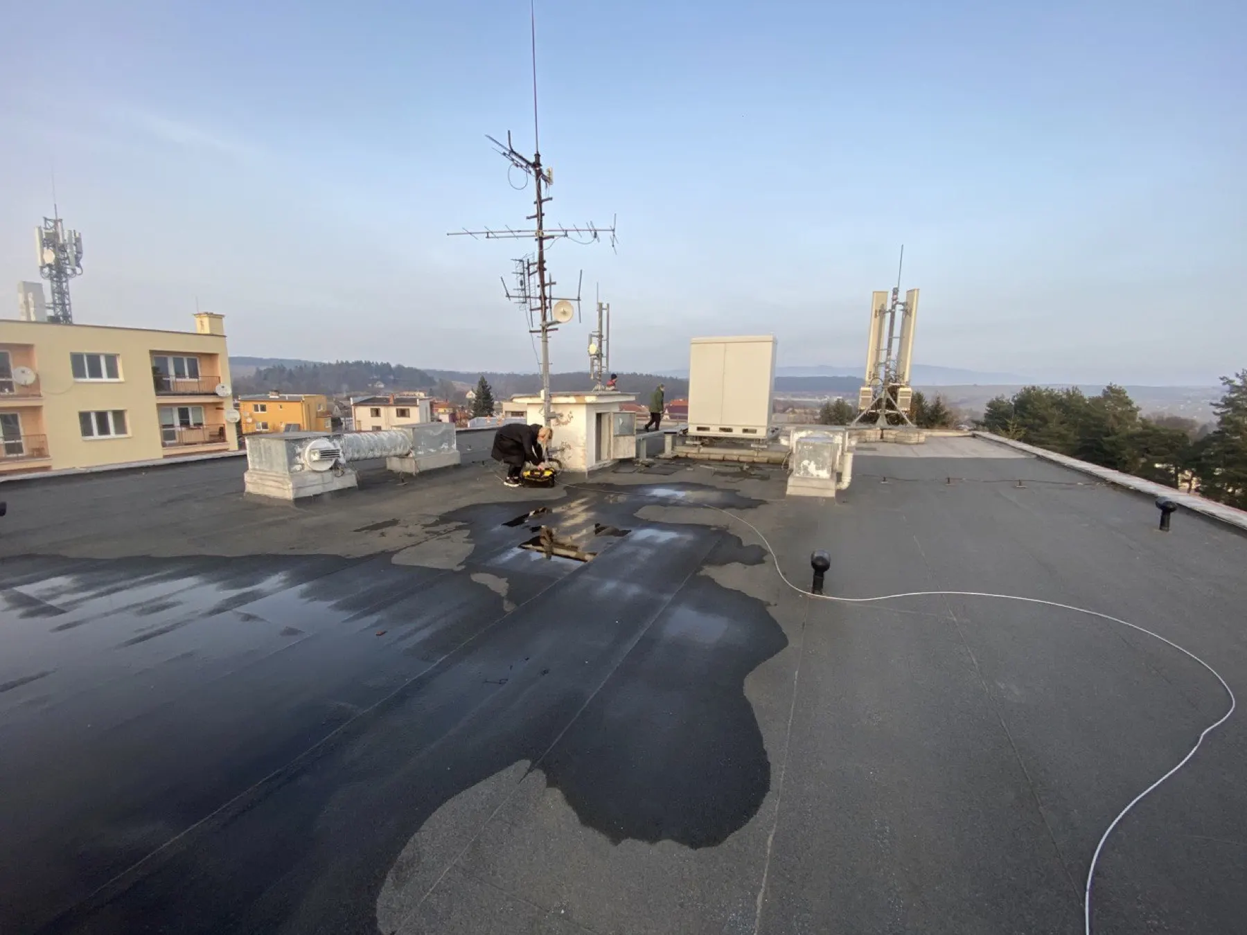 Lieskovec, Apartment building – Flat roof waterproofing repair and insulation — Before renovation