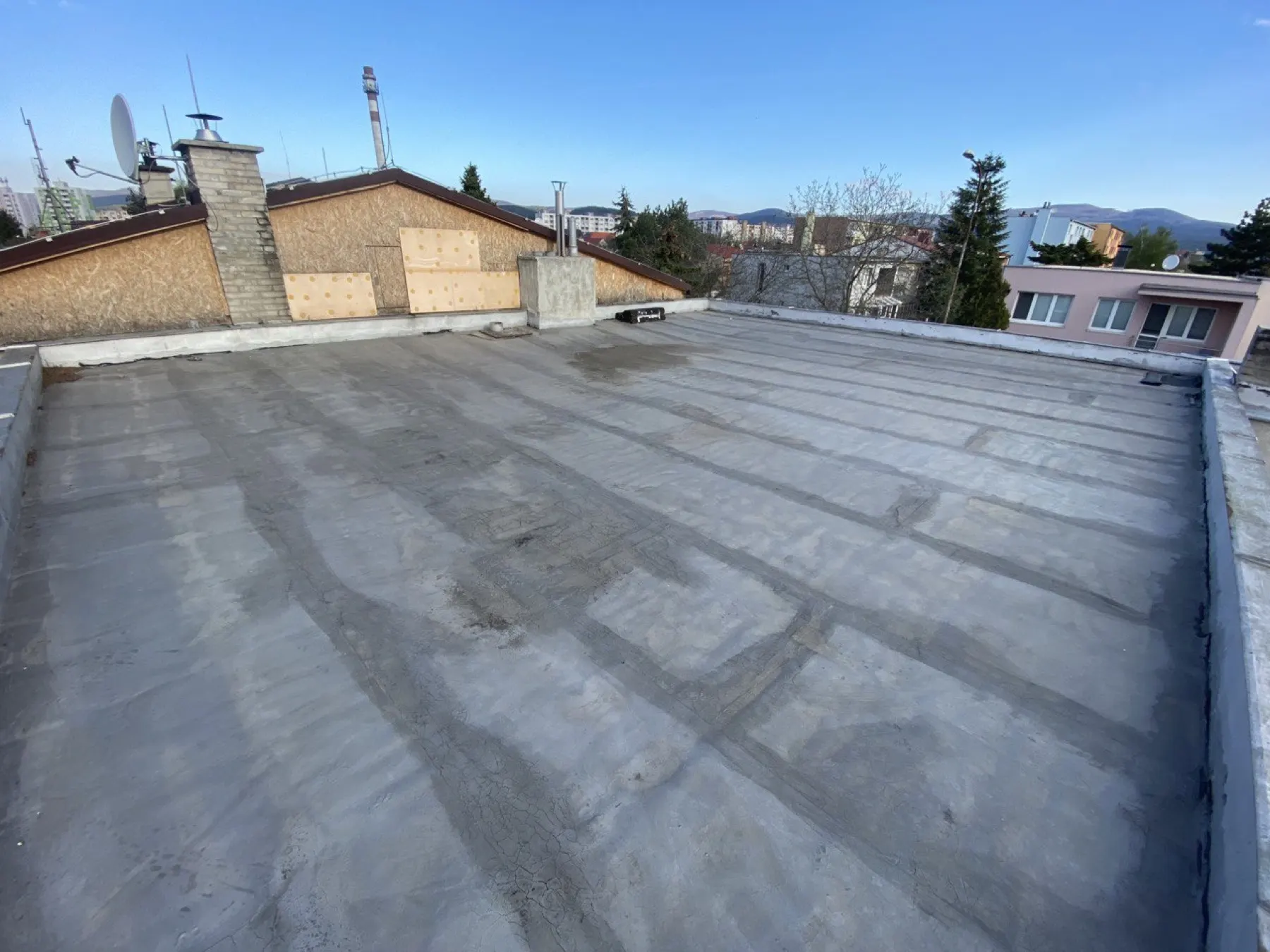 Pezinok, House – Flat roof waterproofing repair — Before renovation