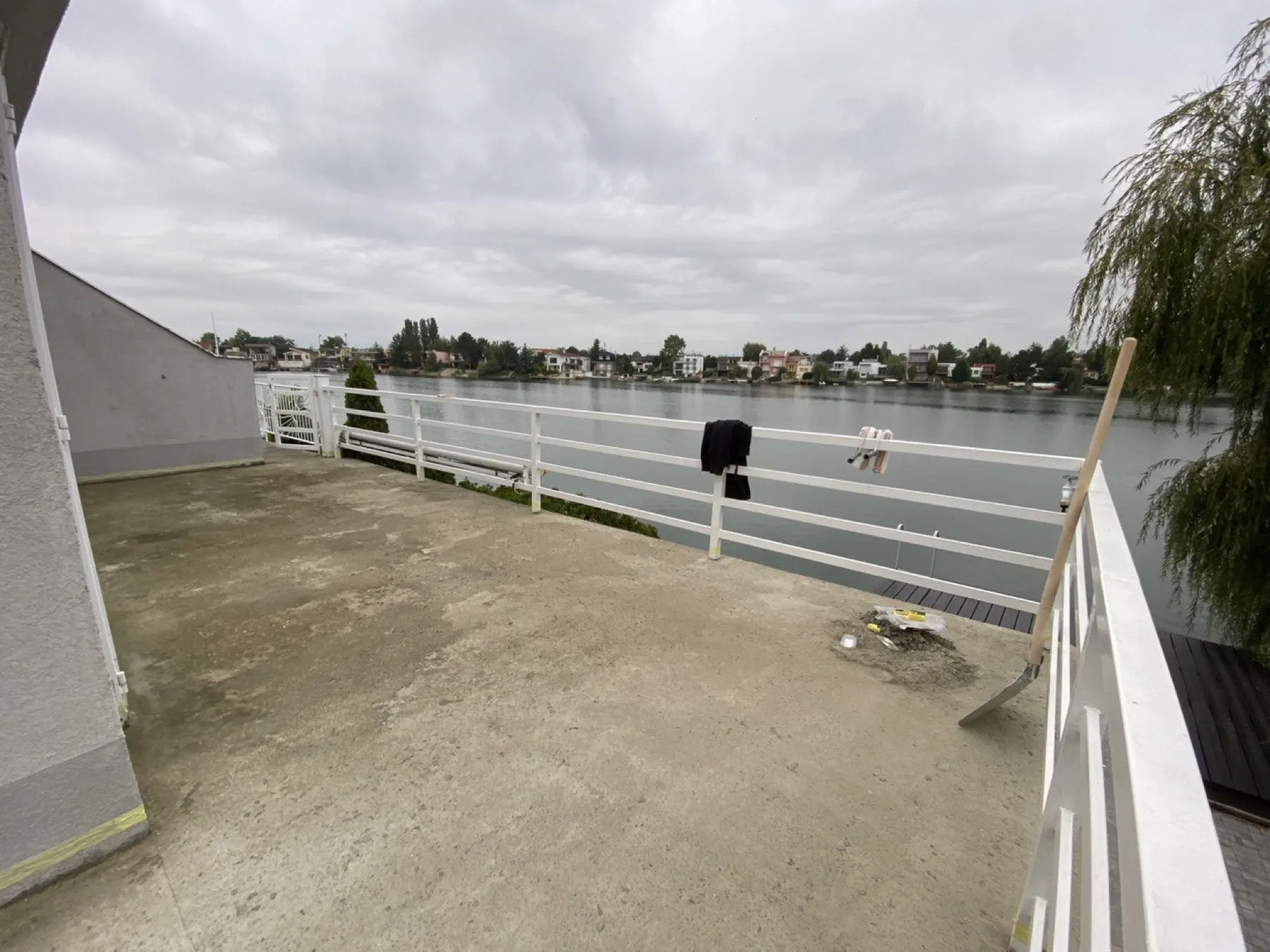 Senec, Rodinný dům – Oprava hydroizolace ploché střechy — Před rekonstrukcí
