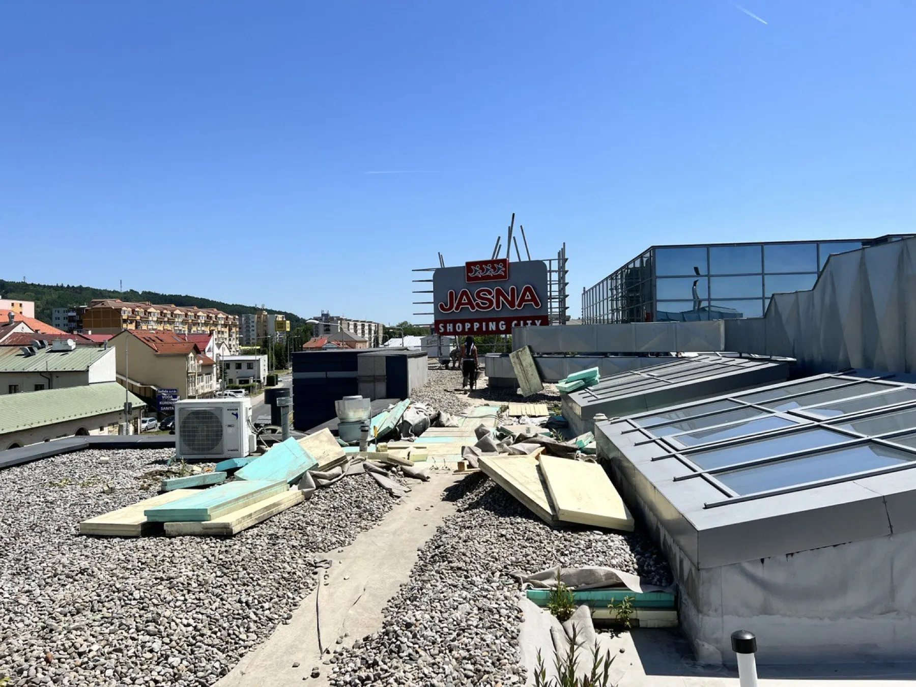Liptovský Mikuláš, Obchodné centrum – Oprava plochej strechy — Pred rekonštrukciou